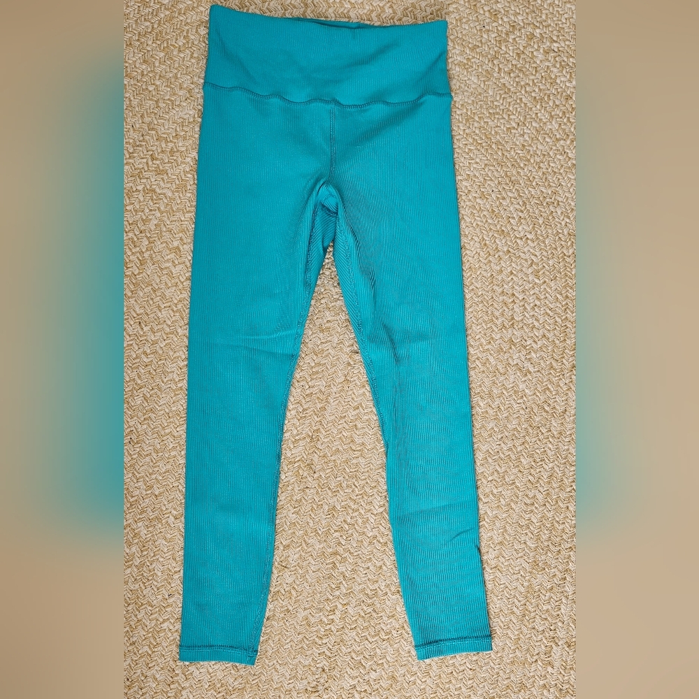 Athleta Elation Rib Tight Size M